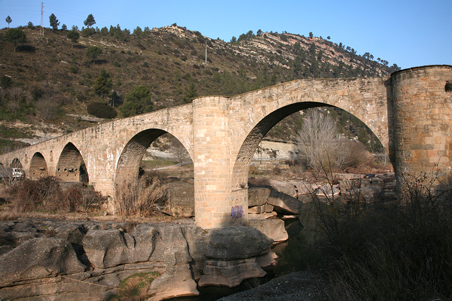 Pont de Vilomara. Puente medieval



















© Imatge Jordi Bastart